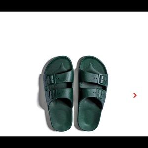 Freedom Moses Slides Bottle Green women’s 8/8.5 39